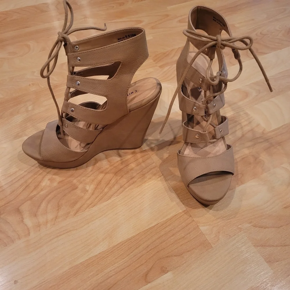 Candie's Wedge Gladiator Tan Neutral Strappy Sandals size 8.5